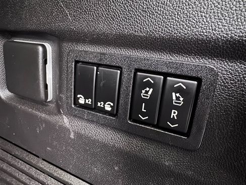 Used 2022 GMC Yukon Denali w/ Denali Premium Package image 51