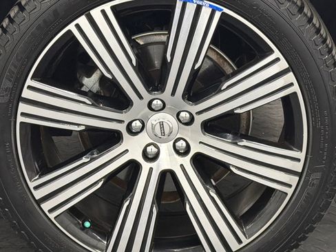 Used 2021 Volvo XC90 T6 Inscription w/ Protection Package Premier image 5