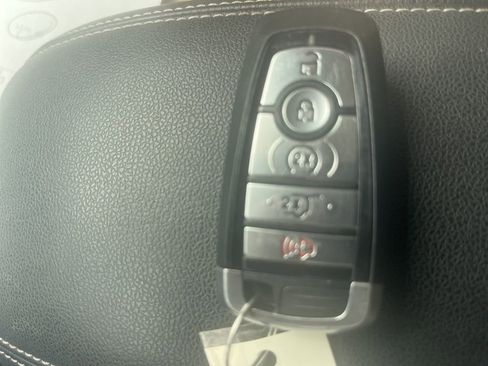 Used 2023 Nissan Sentra SR w/ SR Premium Package image 45