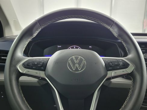 Used 2024 Volkswagen Taos SE FWD image 20