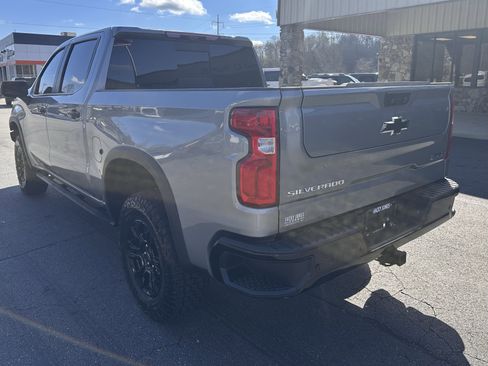 Used 2023 Chevrolet Silverado 1500 ZR2 w/ Technology Package image 8