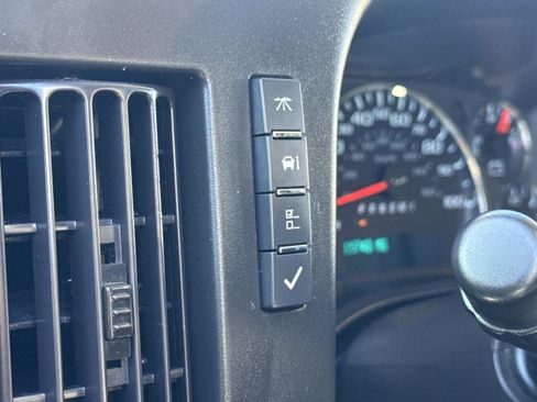 Used 2024 GMC Savana 2500 w/ Driver Convenience Package image 11
