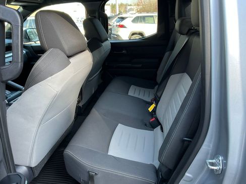 Used 2025 Toyota Tacoma TRD Sport w/ TRD Sport Upgrade Package image 21