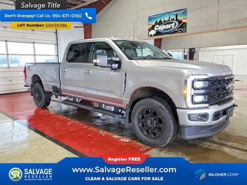 Used 2024 Ford F250 XLT w/ Black Appearance Package image 5