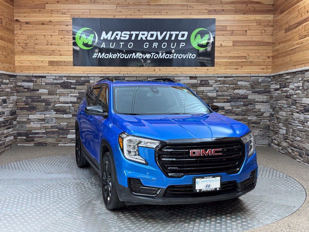 Used 2024 GMC Terrain SLE w/ Driver Convenience Package AWD/4WD image 3