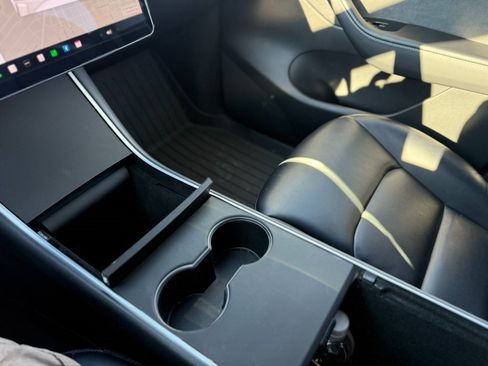 Used 2020 Tesla Model Y Long Range image 31