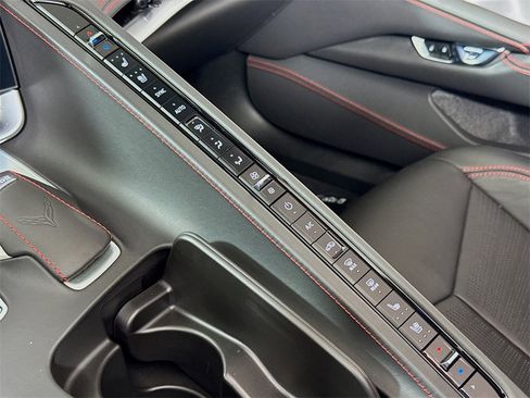 Used 2021 Chevrolet Corvette Stingray Premium Conv w/ Battery Protection Package image 16
