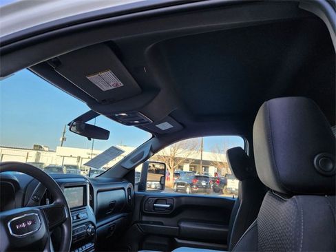 Used 2022 GMC Sierra 2500 Pro w/ Convenience Package image 18