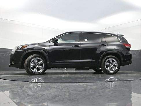 Used 2019 Toyota Highlander Limited image 30