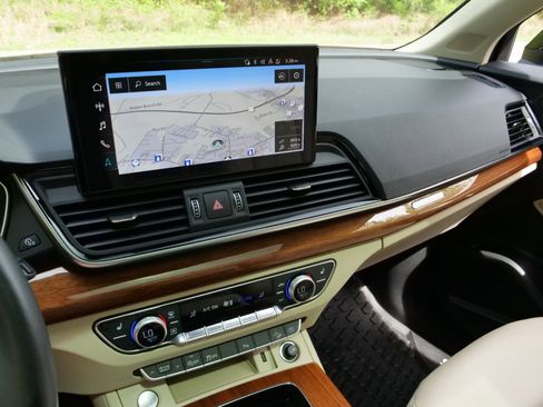 Used 2023 Audi Q5 2.0T Premium Plus w/ Premium Plus Package image 12