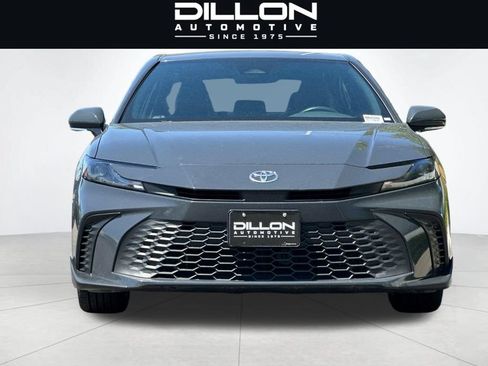 Used 2025 Toyota Camry SE FWD image 9