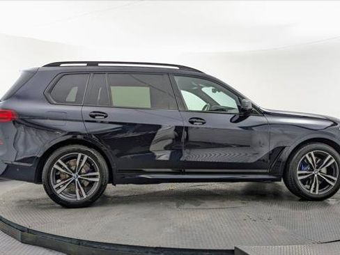 Used 2022 BMW X7 xDrive40i w/ M Sport Package AWD/4WD image 9