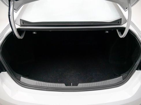 Used 2024 Chevrolet Malibu LT image 9