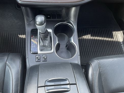 Used 2016 Toyota Highlander XLE FWD image 32