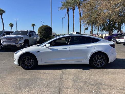 Used 2019 Tesla Model 3 Mid Range image 4