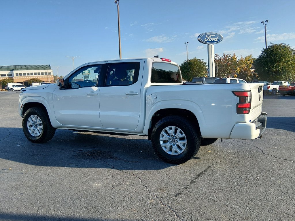 Used 2023 Nissan Frontier SV AWD/4WD image 6