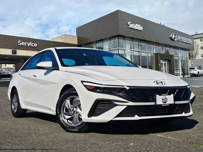 New 2025 Hyundai Elantra SE w/ Cargo Package