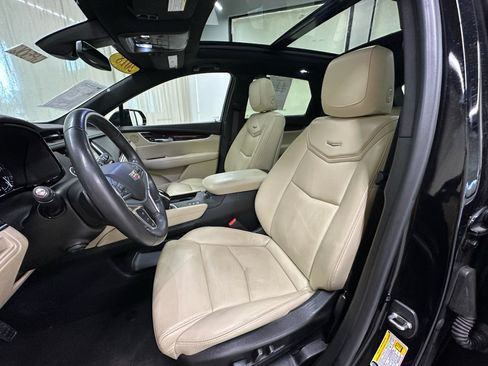 Used 2018 Cadillac XT5 Luxury w/ Driver Awareness Package AWD/4WD image 24