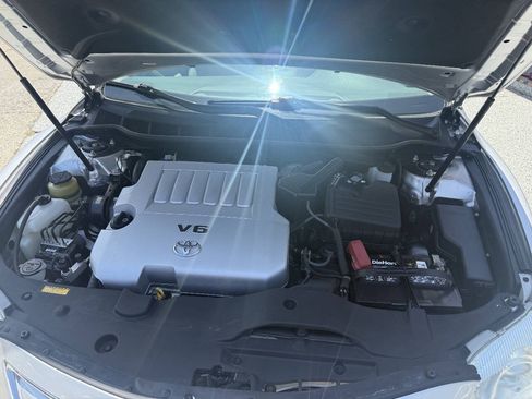 Used 2010 Toyota Camry XLE FWD image 7
