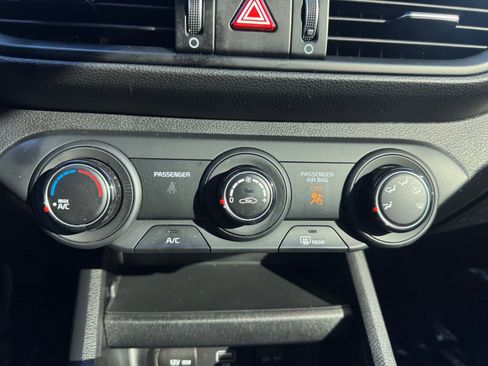 Used 2023 Kia Forte LXS w/ LXS Technology Package image 17