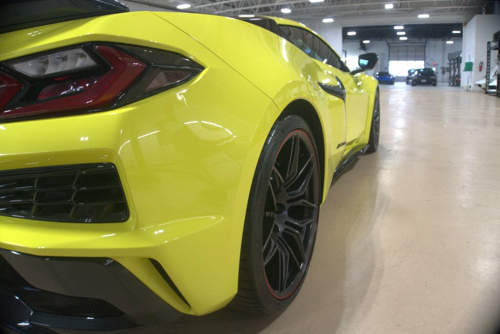 Used 2024 Chevrolet Corvette Z06 RWD image 25