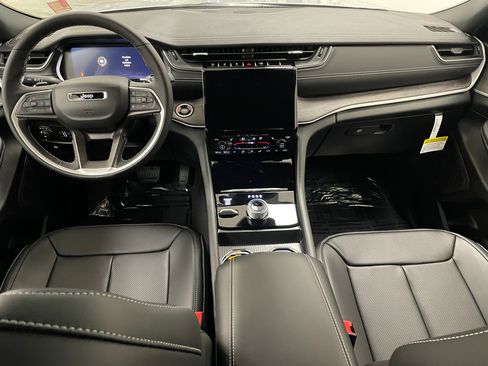 New 2025 Jeep Grand Cherokee L Limited w/ Luxury Tech Group II image 8