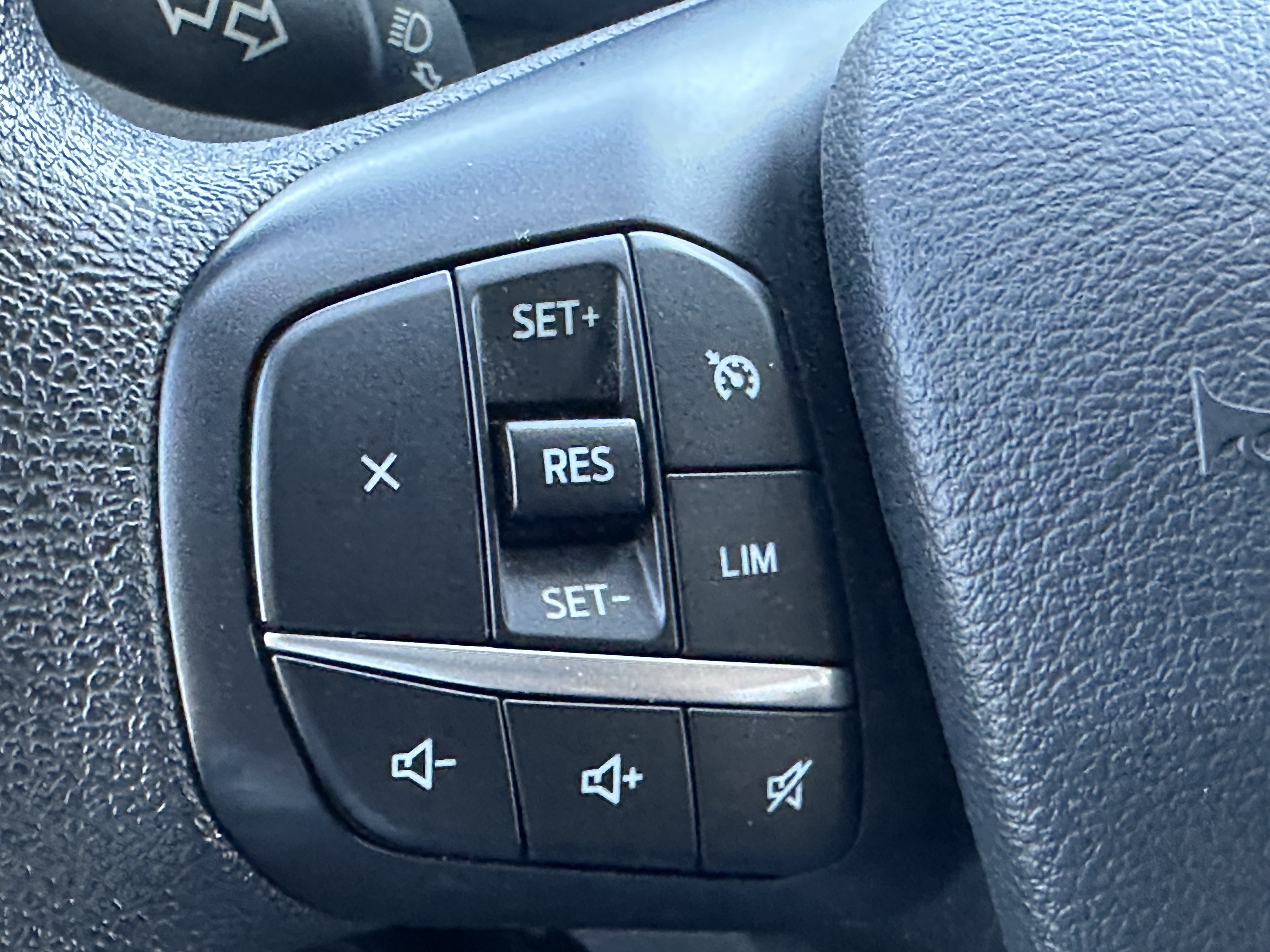 Used 2022 Ford Transit 350 XLT RWD image 23