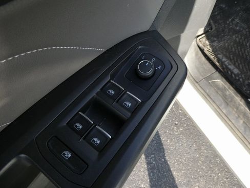 Used 2022 Volkswagen Atlas SE image 27