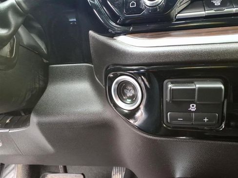 Used 2025 GMC Sierra 2500 SLT w/ SLT Convenience Package image 9