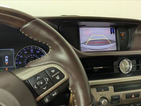 Used 2018 Lexus ES 350 w/ Luxury Package w/Wood Trim FWD image 32