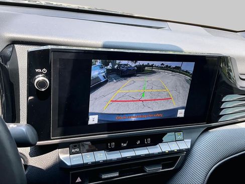 Used 2025 Toyota Camry SE FWD image 25