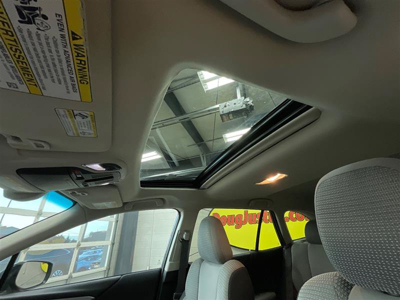 Used 2022 Subaru Outback Premium AWD/4WD image 14