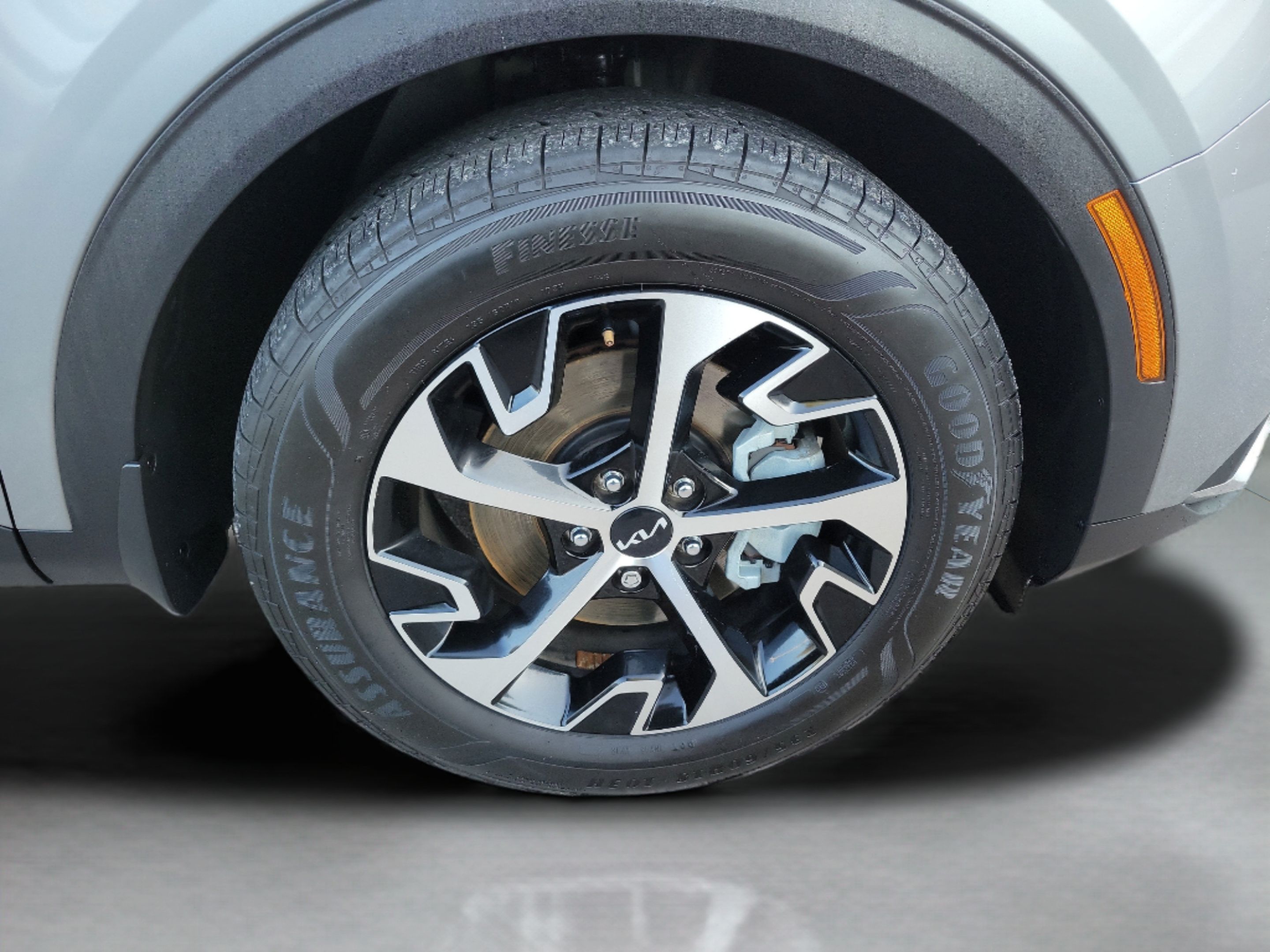 Certified 2024 Kia Sportage EX FWD image 29