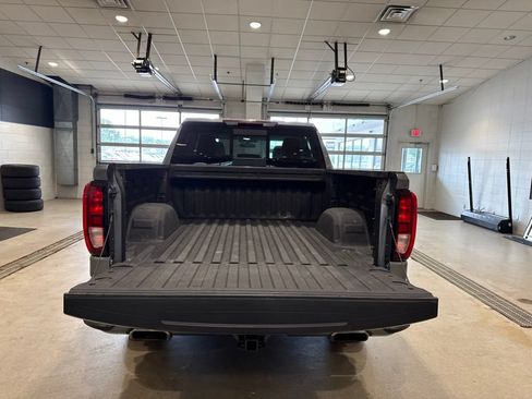Used 2021 GMC Sierra 1500 Elevation w/ Preferred Package AWD/4WD image 17