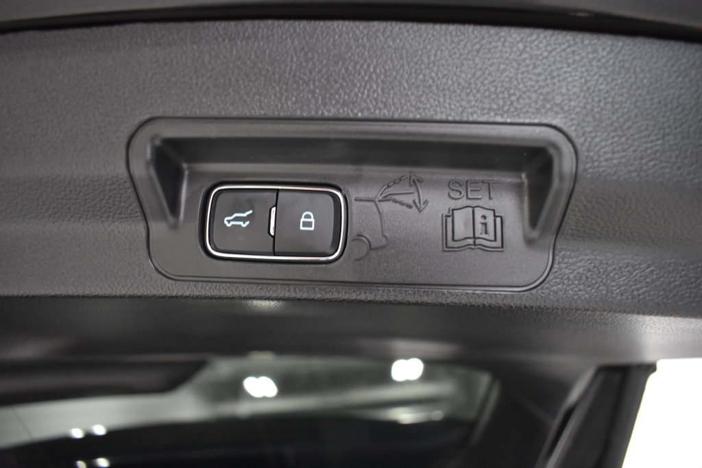 Used 2025 Ford Explorer ST AWD/4WD image 40