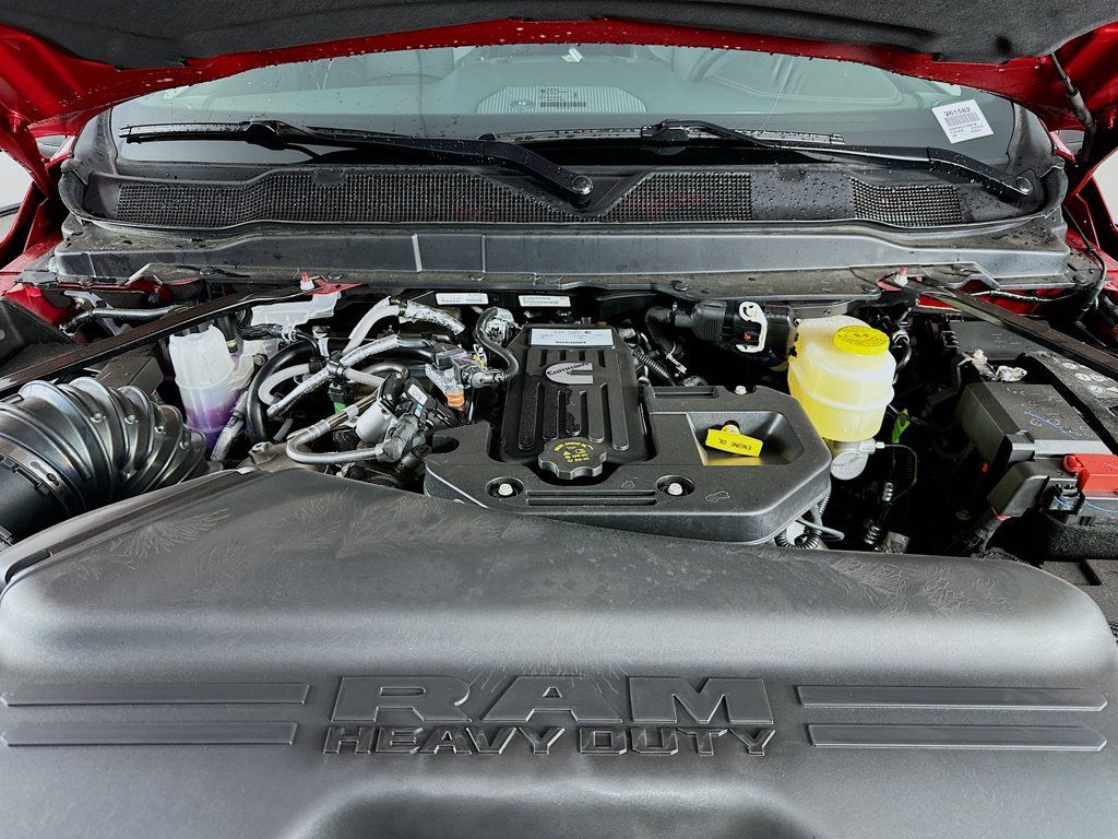 New 2026 RAM 3500 Laramie AWD/4WD image 17