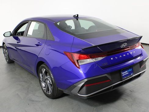 Certified 2025 Hyundai Elantra Sport image 4