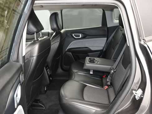 Used 2022 Jeep Compass Latitude w/ Sun and Sound Group image 15