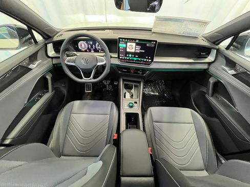 New 2026 Volkswagen Tiguan SE R-Line image 13