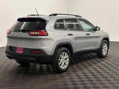 Used 2017 Jeep Cherokee Sport AWD/4WD image 9