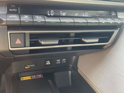 Used 2025 Toyota Camry SE w/ Multimedia Upgrade Package FWD image 18