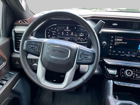 Used 2024 GMC Sierra 2500 Denali w/ Denali Reserve Package AWD/4WD image 5
