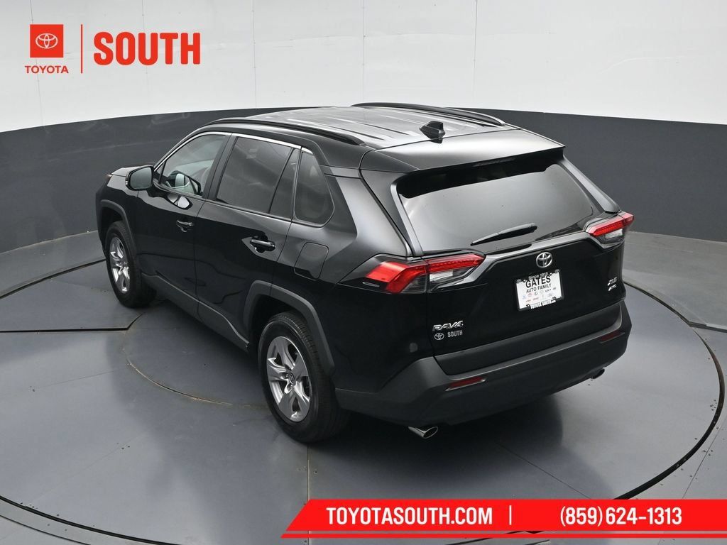Used 2025 Toyota RAV4 XLE AWD/4WD image 49