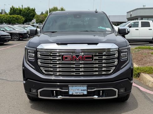 Used 2025 GMC Sierra 1500 Denali AWD/4WD image 3