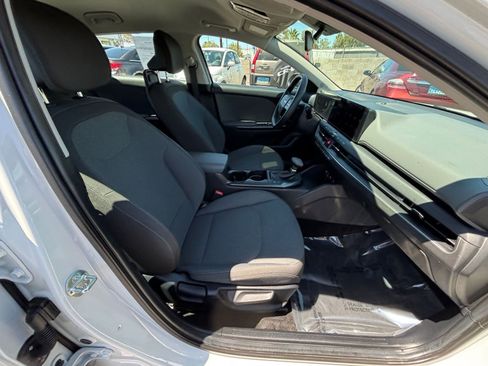 Used 2025 Kia K4 FWD image 25