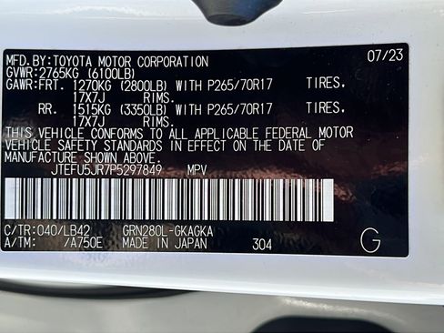 Used 2023 Toyota 4Runner SR5 Premium w/ Moonroof Package RWD image 24