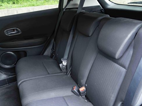 Used 2018 Honda HR-V EX image 18