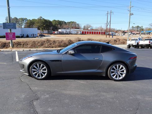 Used 2016 Jaguar F-TYPE Coupe image 5