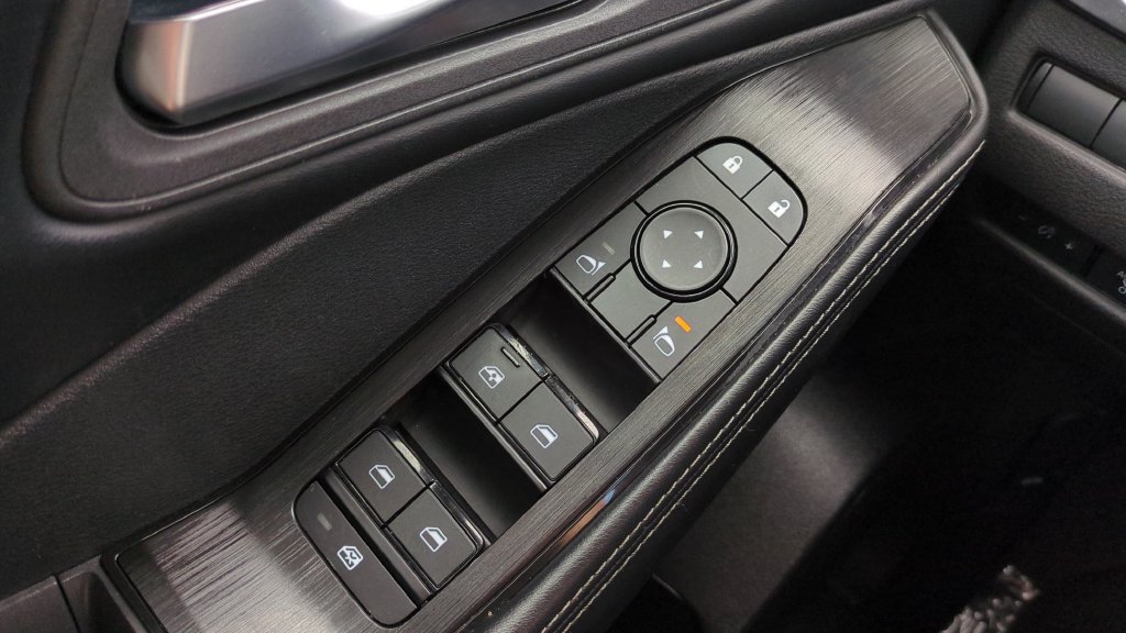 Used 2025 Nissan Rogue SV FWD image 21