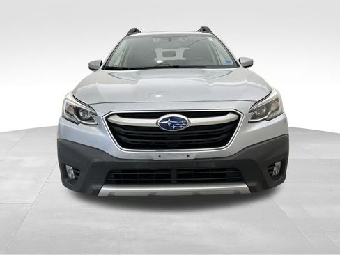 Used 2022 Subaru Outback Limited image 9